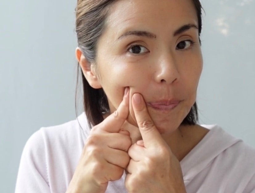 鼻の下を短くする超簡単方法 〜自力で人中短縮整形！〜橋口いくよ 作家