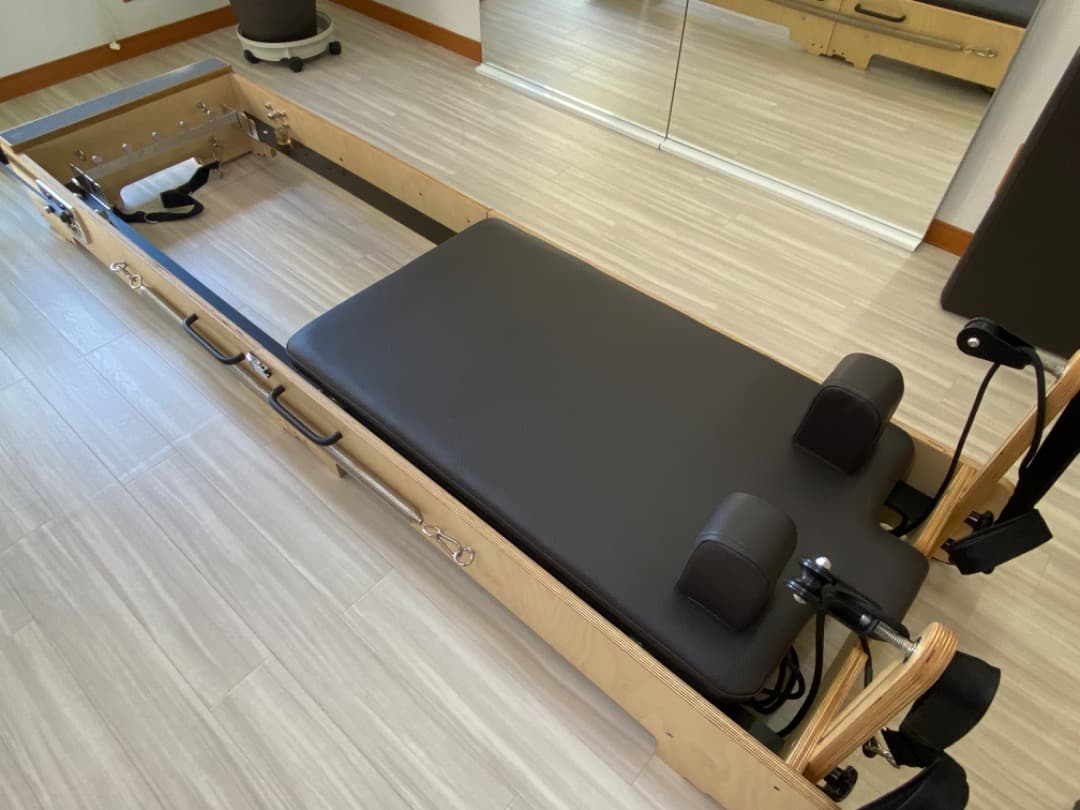 ピラティスリフォーマーマシン 家庭用 折りたたみ式ピラティス 株式会社錦筋力トレーニング用 折り畳み・収納