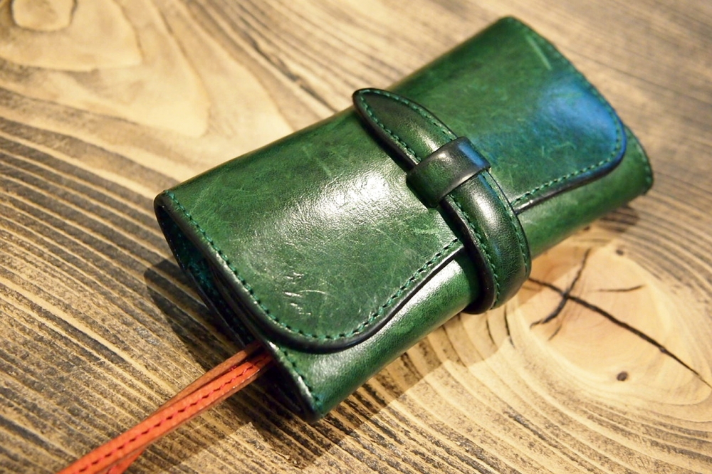 革色グリーンのレザーエイジングギャラリー革鞄・革小物のHERZ公式通販