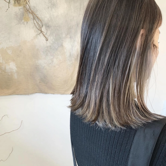 メンズの白髪ぼかしハイライト10選！白髪を活かしておしゃれな雰囲気に - OZmall