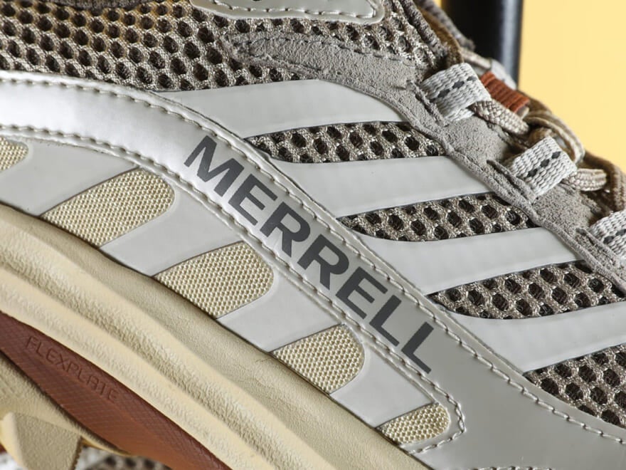 なんで「メレル」？ 服好きたちがこぞって履く理由を正解着こなしとともに。黒ゴアテックススニーカーから大人気のモックタイプまで５選。 メンズノンノウェブMEN'S NON-NO WEB