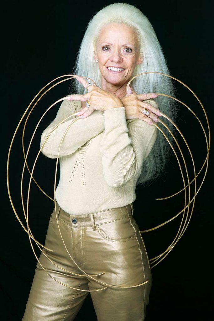 世界一長い爪、世界一高いデザート アメリカの多様すぎる世界記録