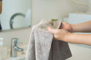 目の下のクマができる原因 – クマは疲労や寝不足が原因？銀座みゆき通り美容外科の美容コラム 美容整形東京・中央区・銀座大阪・梅田