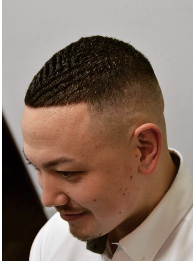 今日のお客様。 今日はカットなしでメッシュのみ😁 次は濡れパンやね👍 いつもありがと〜😁ヘアーサロンふくなり志免町床屋志免町理容室barber床屋理容室メンズカットバーバースタイル濡れパンフェードフェードスキンフェードスキンフェード福岡