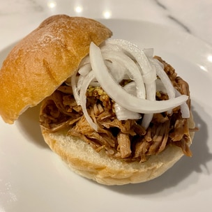 圧力鍋でアイスバインもなみのパン屋さん