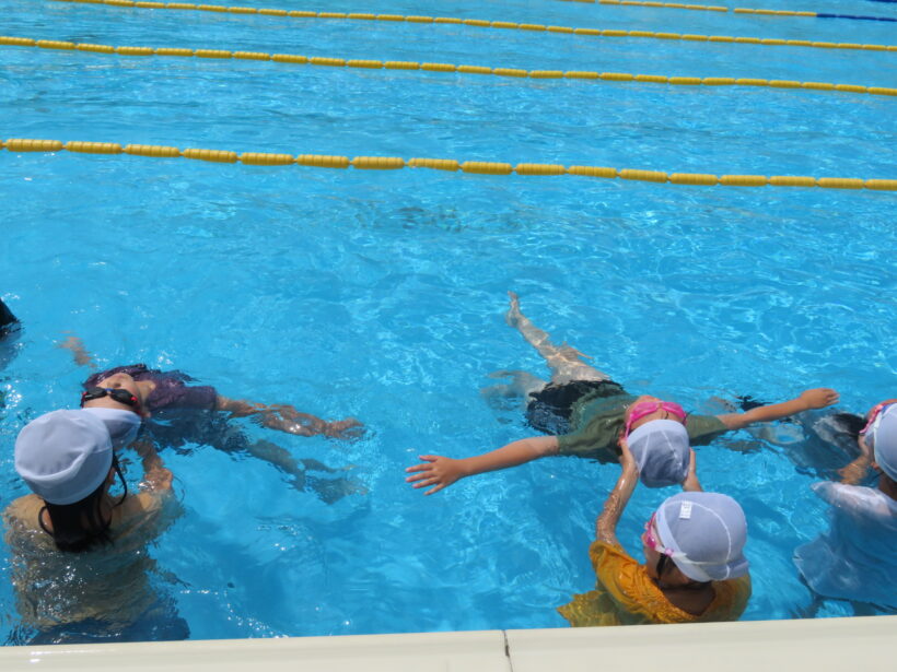 7月12日 水 2・3・4年着衣水泳 - 岸一ギャラリ