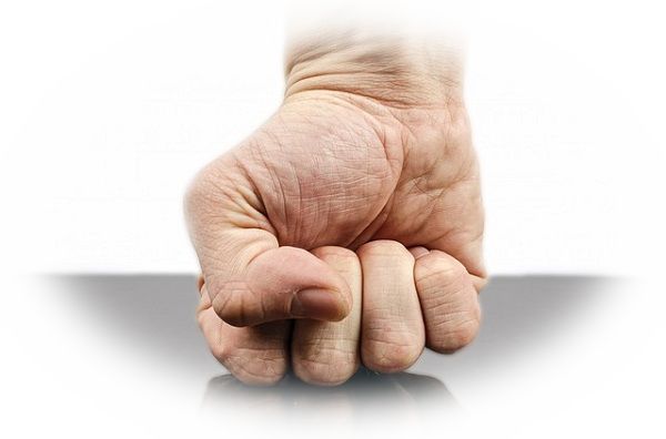 夢占い 蜂に刺される夢の意味29選。危険を知らせる警告や忠告の夢？ホイミ