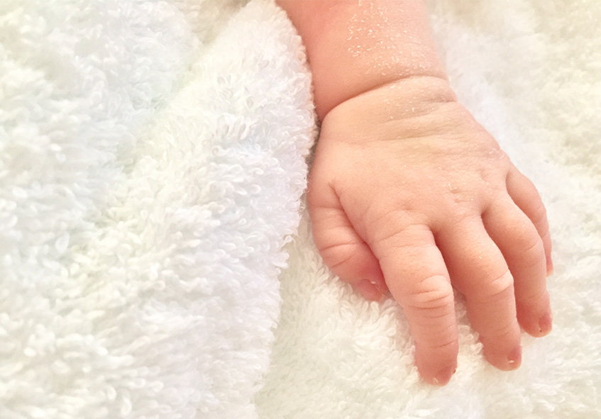 新生児の成長記録とおしゃぶりの効果TikTok