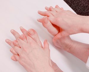 不調スッキリ！手&足ツボでセルフケアソニー生命保険株式会社