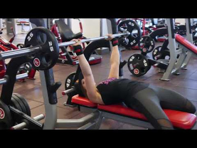 ベンチプレスが大胸筋に効かない、胸が大きくならない そんなときに見直してほしい3つのポイント