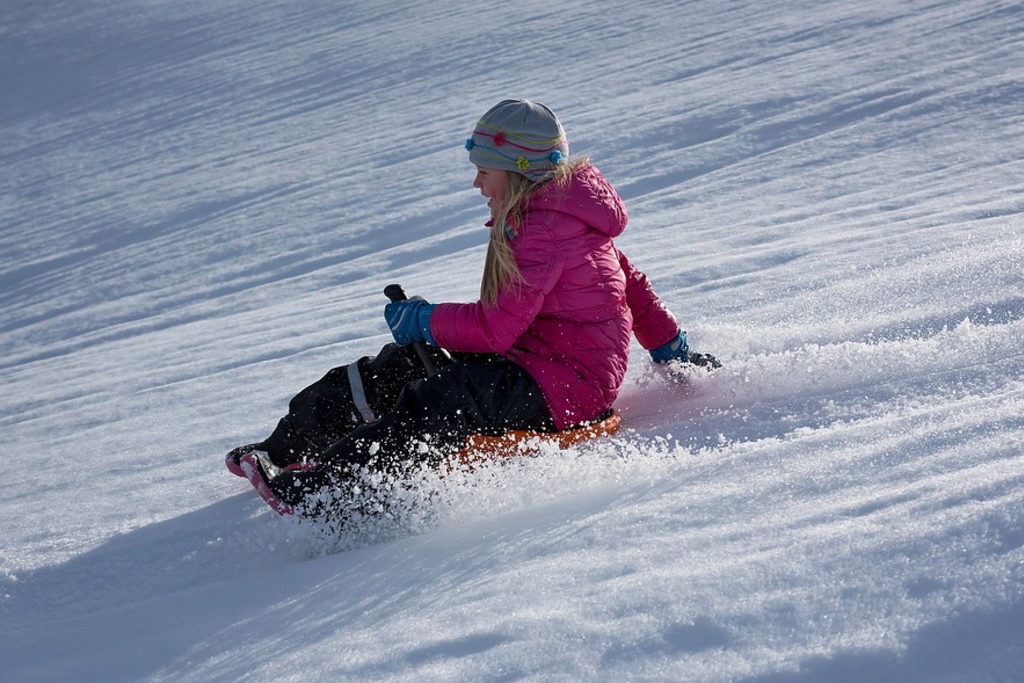 夢占い 滑る夢に関する11の意味とはSPIBRE
