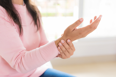 手や手首の痛み - ＫＣＳセンター たかの施術院