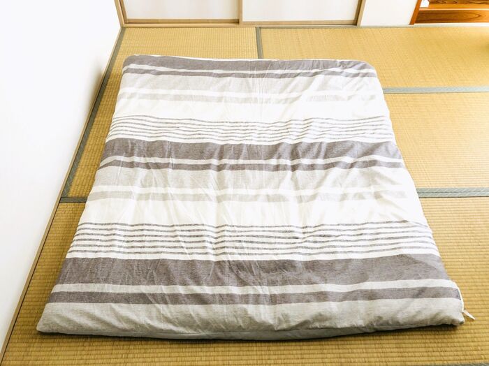 布団の収納 これなら納まる！簡単・キレイ・コンパクト！布団のたたみ方。収納場所に困るフトンも、このテクニックなら大丈夫