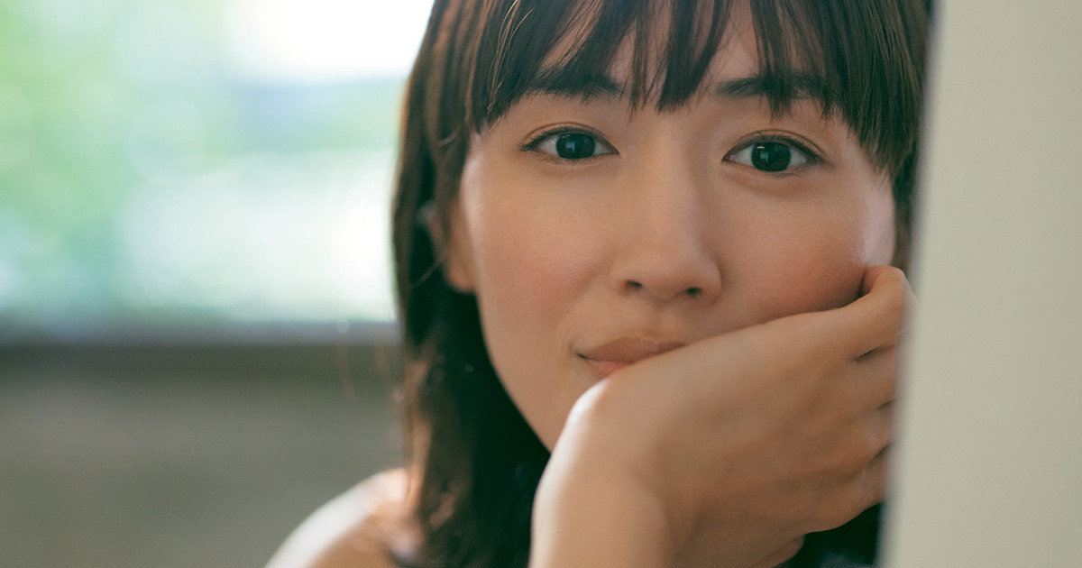 女優・綾瀬はるか「おいしいものを食べているときが、本当に幸せ!!」わたしたちの憧れアイコン - with online - 講談社公式 -自分らしく、楽しく