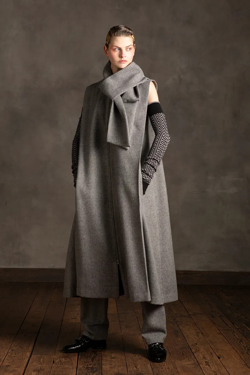 流行りの「アームウォーマー」はどう着こなす？手元の防寒＆差し色にもなる秋冬の必須アイテムカラーコーディネートAll About