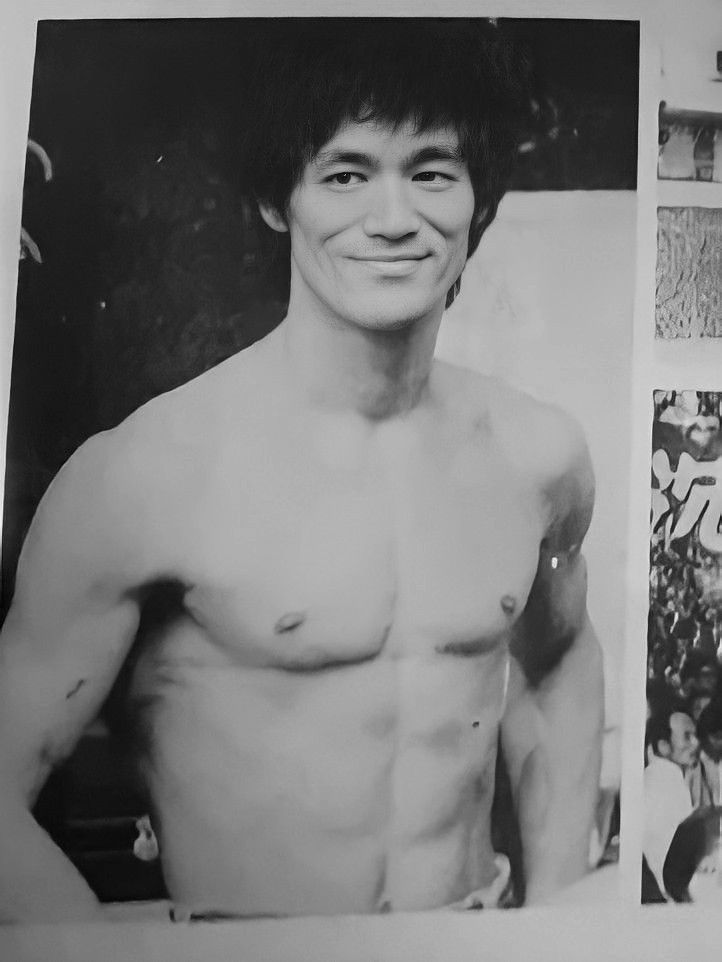 ブルース・リー先生写真館。今週月曜日から続いたBS260で放映されていたリー先生特集も今日の燃えよドラゴンで最終日。命を燃やした作品を楽しみたいと思います。ブルースリー李小龍brucelee燃えよドラゴンentrethedragon筋肉美