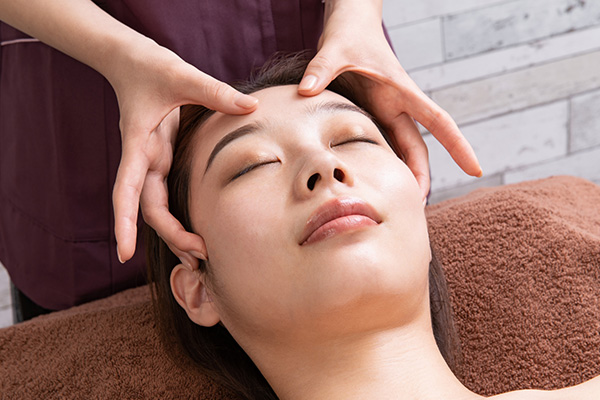 アロマテラピー・アロママッサージの効果とやり方 方法 をアロマスクール講師が徹底解説日本アロママイスタースクール