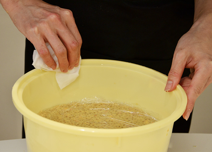 味噌の作り方 手作り味噌 カビ防止の裏技！miso - YouTube