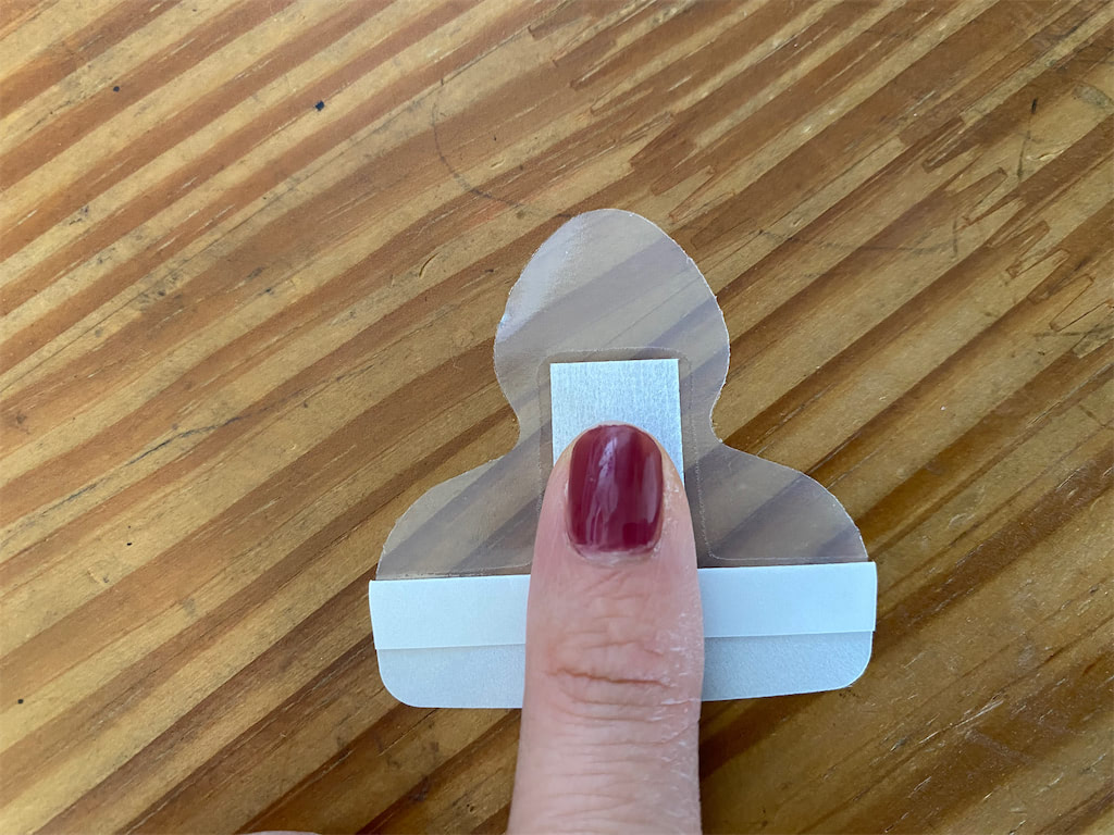 絆創膏の貼り方手の場所別！貼り方と裏技を紹介