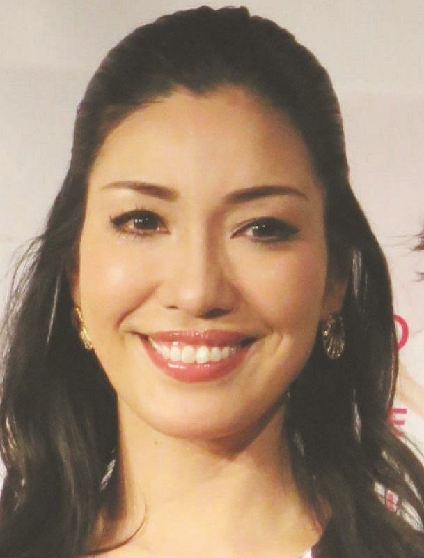 アンミカ、真っ赤なドレスを着た理由は 「ＤａｙＤａｙ．」でヒロミを祝福 「本人は赤を着ないので」 - スポーツ報知