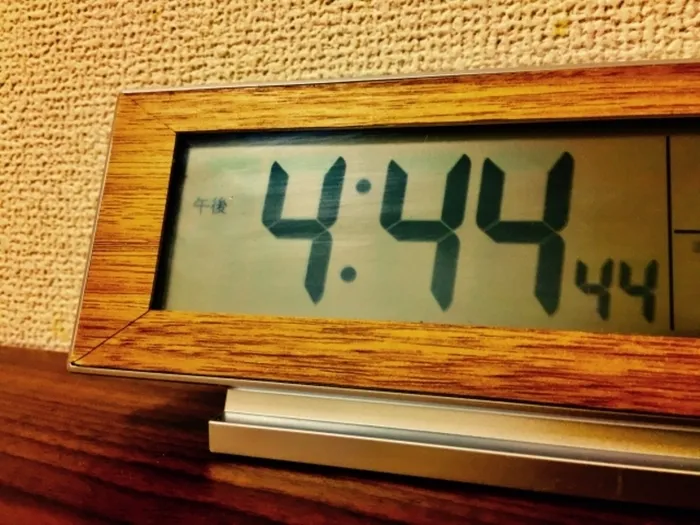 エンジェルナンバー「444」の意味とは？ 積み上げてきたことの実現や導きのサインVogue Japan