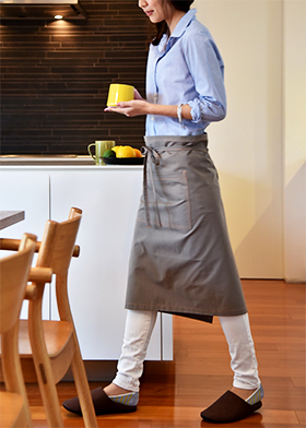 ギャルソンエプロン 膝丈 の作り方北欧風の柄がおしゃれ！ぬくもり