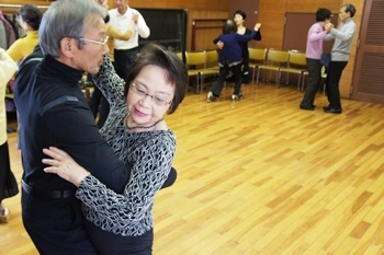 日本シニアダンス協会は６０歳以上限定ダンス教室