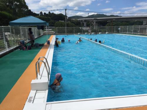 プール開放が始まりました！ - 雲浜小学校PTA