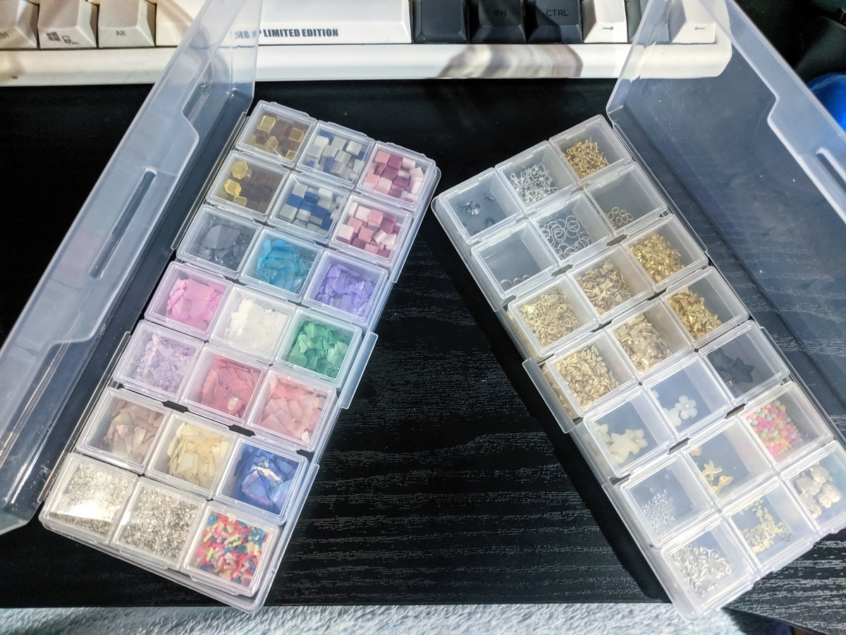 ☆収納雑貨 着色剤収納ケース 40本収納 便利アイテム 道具入れ アクリルケース 整理 レジン着色剤 おしゃれ 什器 リップ収納 口紅入れ ペン立てクリア : 隠れ工房 GreenOcean - 通販 - Yahoo!ショッピング