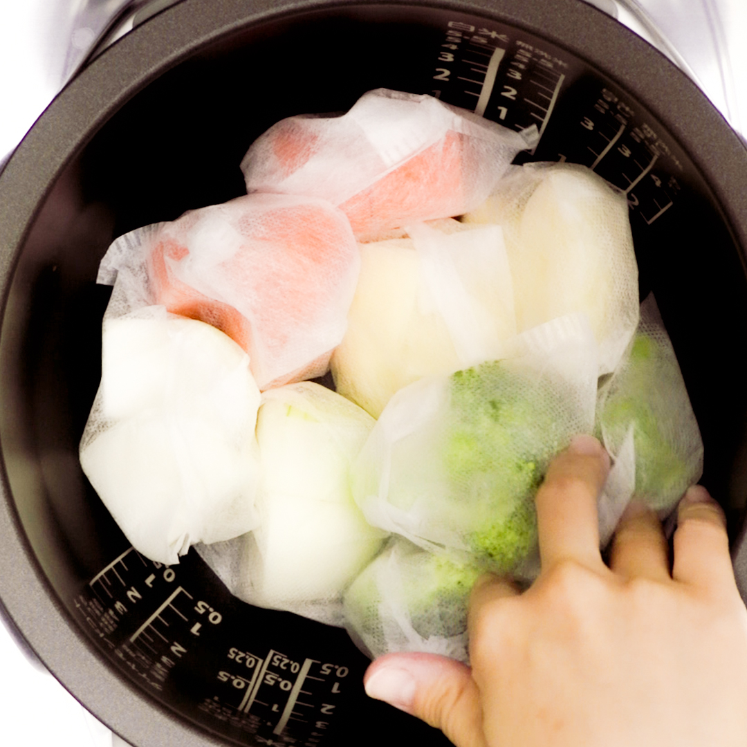 離乳食に「炊き込みご飯」はいつから？注意点や炊飯器で大人用と同時に作る方法、おすすめレシピを紹介HugKum はぐくむ