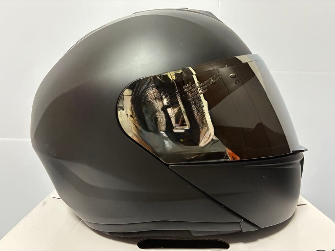 ラブラドールを「おかず」に ご飯を食べる柴犬！！ - YouTube