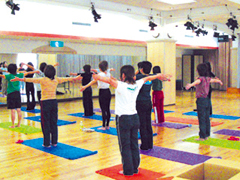 ヨガ教室＊浜松鴨江クラス〜子育て世代からシニアさんまでが集う場所〜 - hygge_femina ヒュッゲ フェーミナ