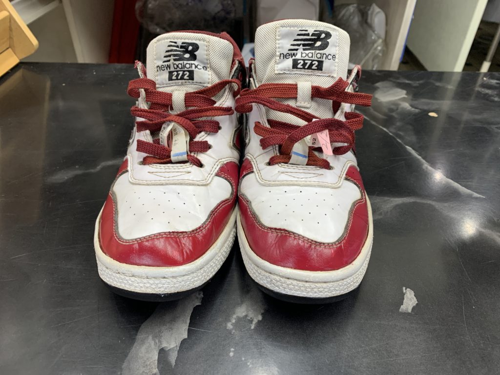 Amazon.co.jp: 白さ増す、水洗不要、乾燥不要、ダメージなし 汚れ落とし 泡 スニーカー 白靴用洗浄剤 白い靴用 アボカド 洗浄剤、黄色の除去ジェル靴クリーナー 黄ばみ一掃 1PCS : ファッション