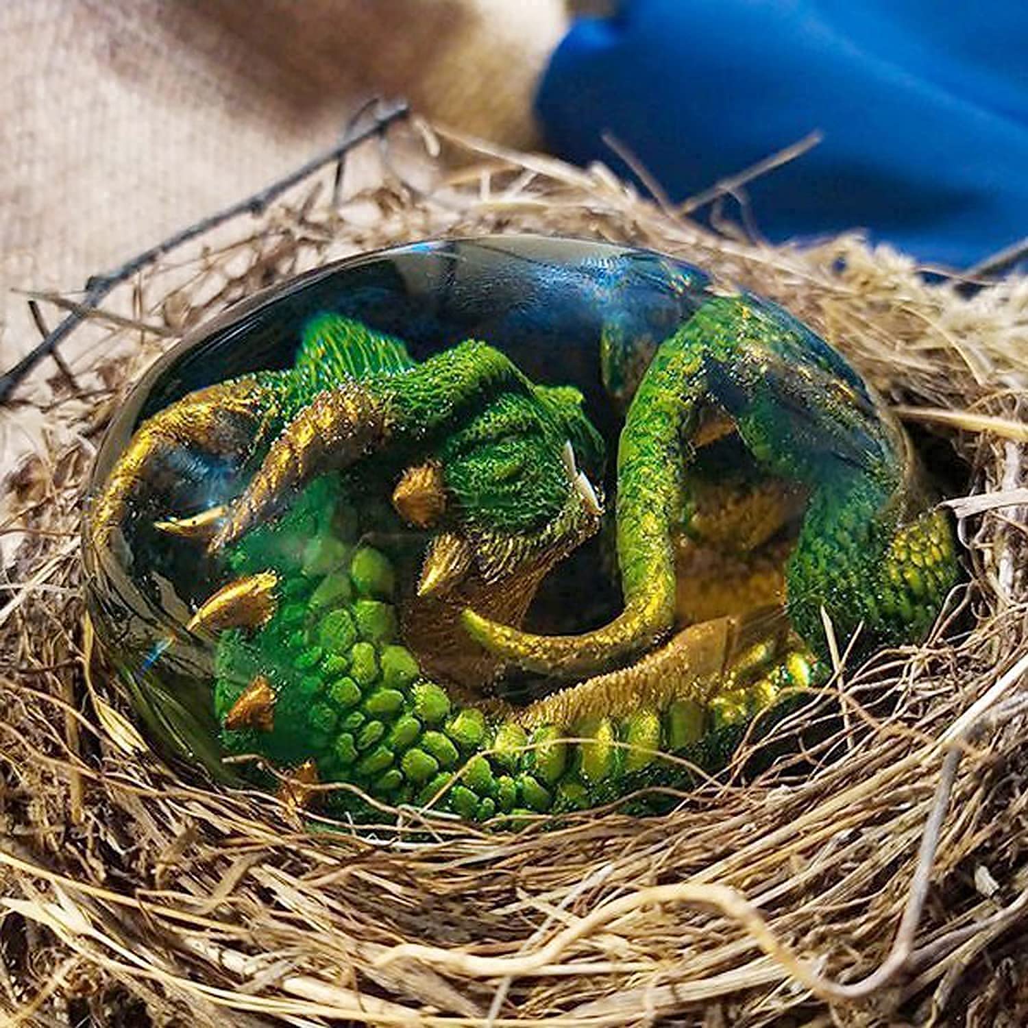 夢占い 蛇の夢の暗示は？ 蛇の色やシーン別の意味56選「マイナビウーマン」