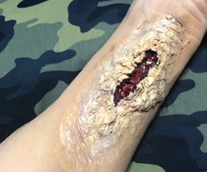 メイク実習 ～傷メイク～国際ビューティ&フード大学校