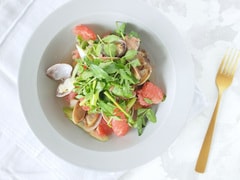 絶望的な疲れを癒す疲労回復メシ：梅ごま玉ドレッシングの温しゃぶサラダのレシピ - ぐるなび みんなのごはん