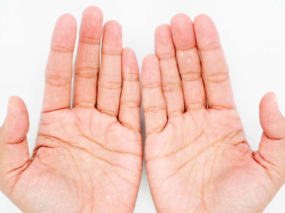 手相で薄い線が多い人の特徴と意味18選 手相占いSpicomi