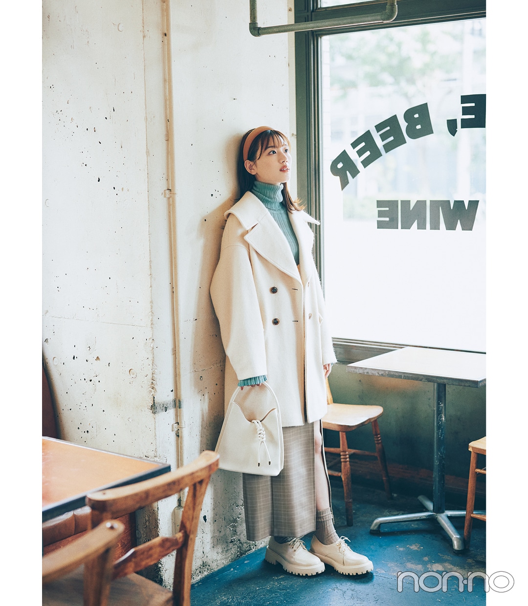 スタッフの愛用品 可愛いうえにとっても優秀。ネイルも楽しい「ふわふわアームウォーマー」と冬のおでかけ - 北欧、暮らしの道具店