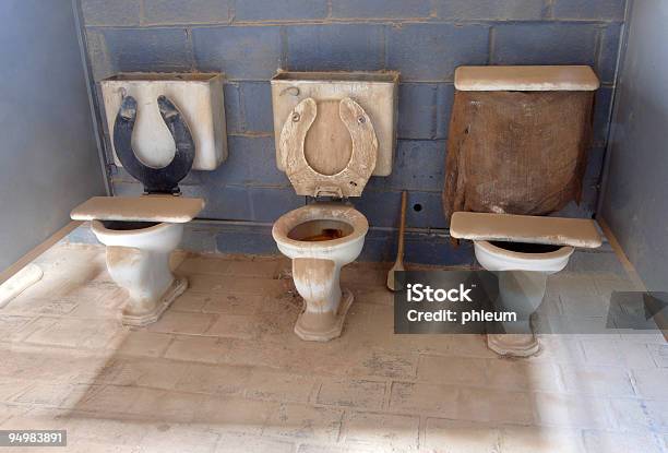 公衆トイレ – 古今東西舎