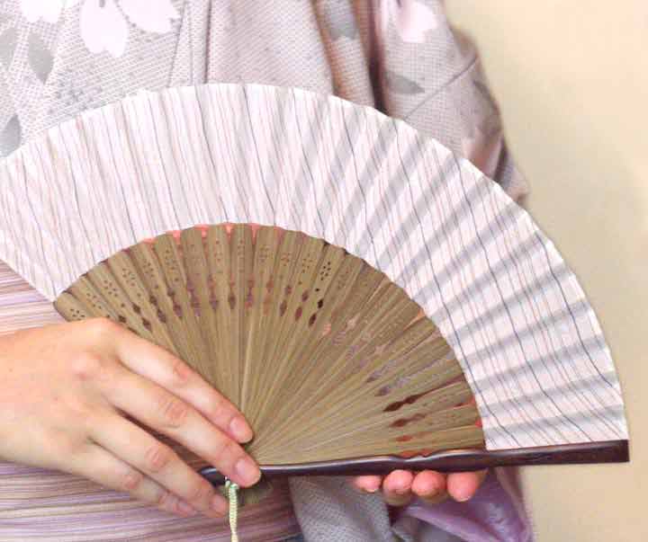 扇子の主な種類素材、用途、産地、サイズ別の分類と正しい使い方 – 江戸扇子とうちわの老舗通販_伊場仙