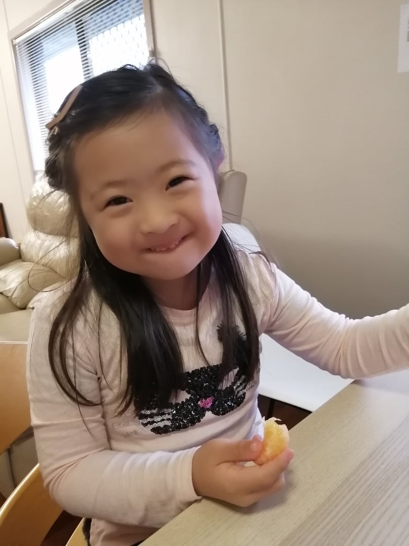 ダウン症の子の特徴とは？診断方法や出産年齢との関係性、合併症についても解説comottocomottoコラム - NTTドコモ